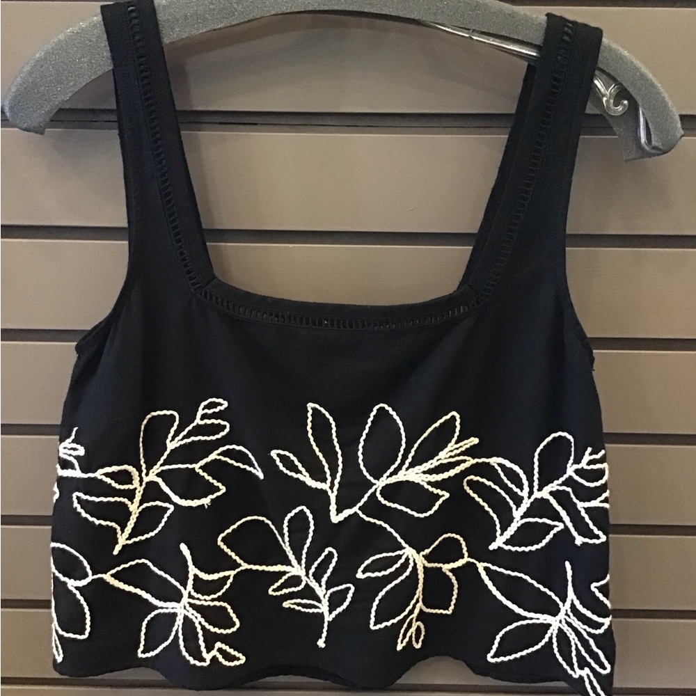 Bella Dahl Black Cropped Tank with White Leaf Embroidery - Picture 2 of 2